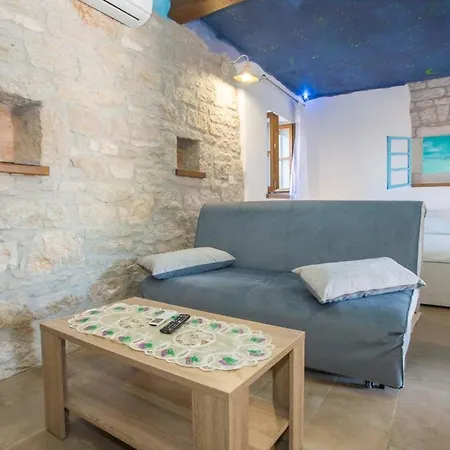 Silvano Apartment Radossi